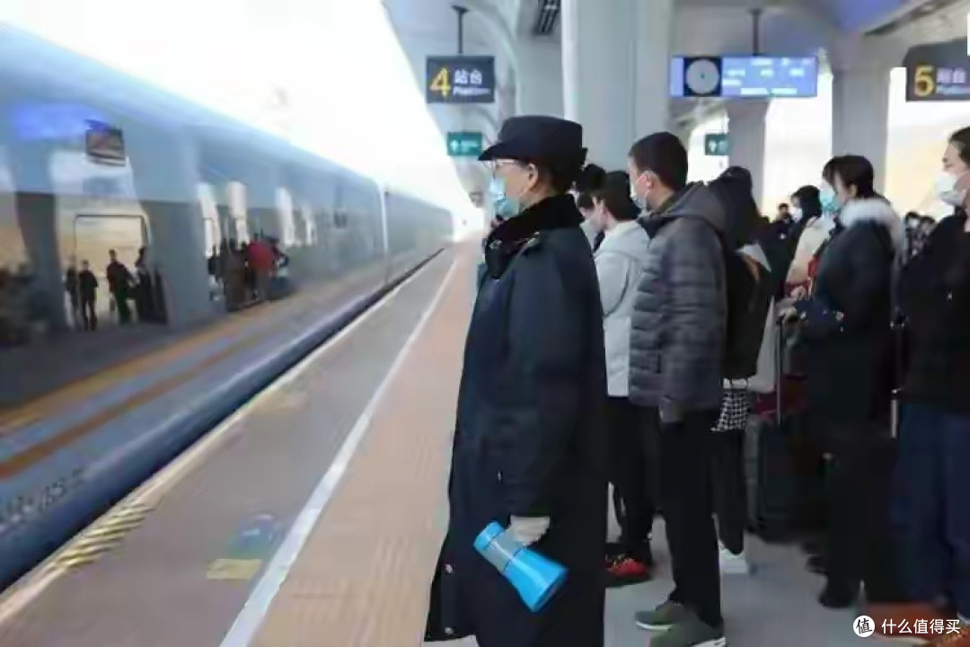 从全民好评到争议频出:高铁的挑战