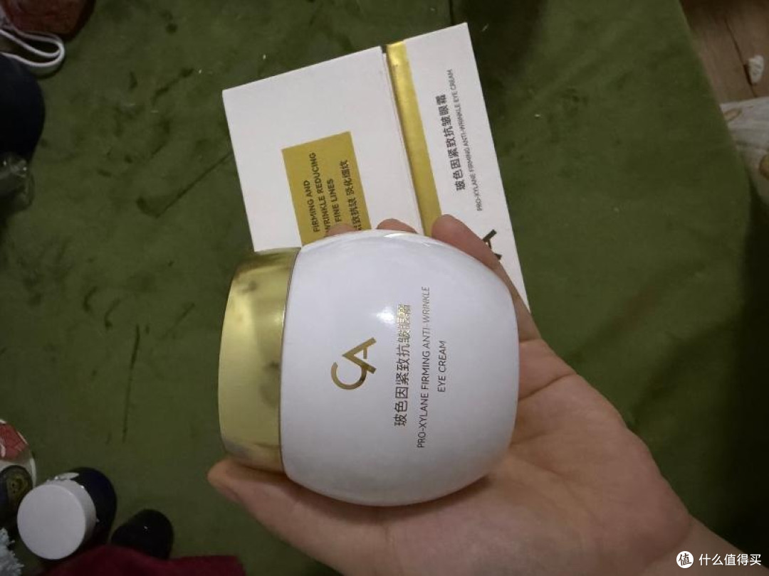眼周松垮显老气,平价眼霜撑起松弛眼皮