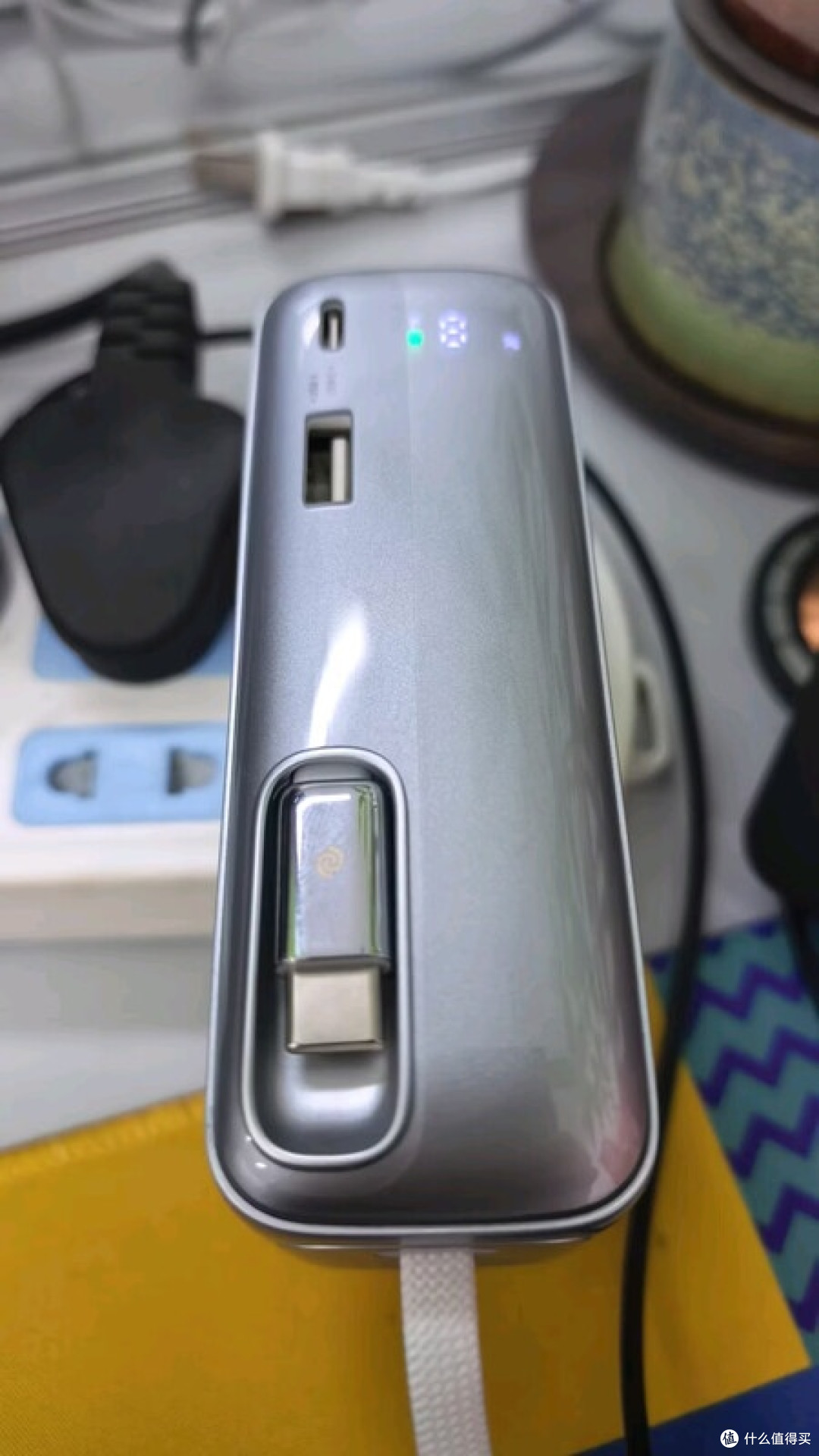 倍思67W二合一充电宝，出行减负神器？