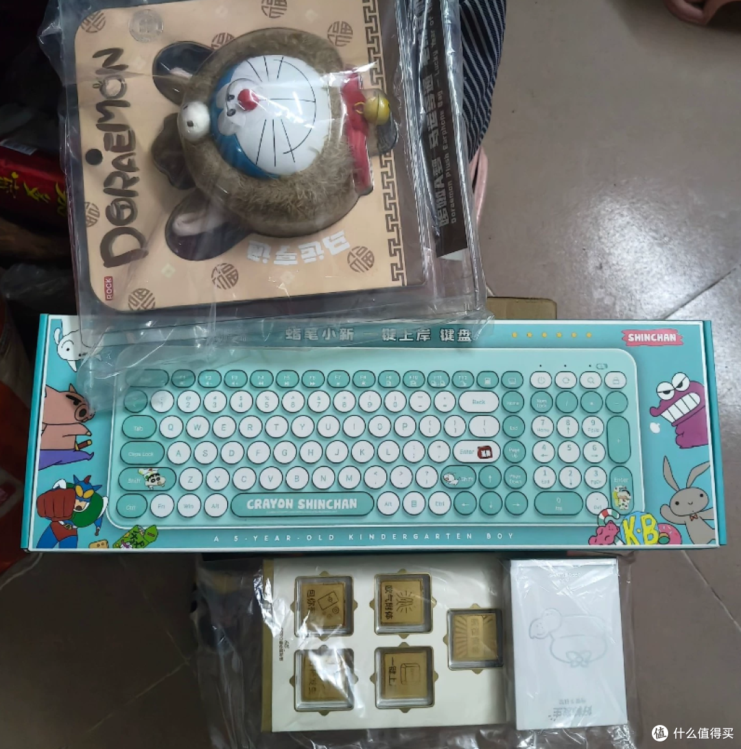 二手鱼流入OPPO前程似金礼盒，内置键盘金箔五件套，卖85元值不值