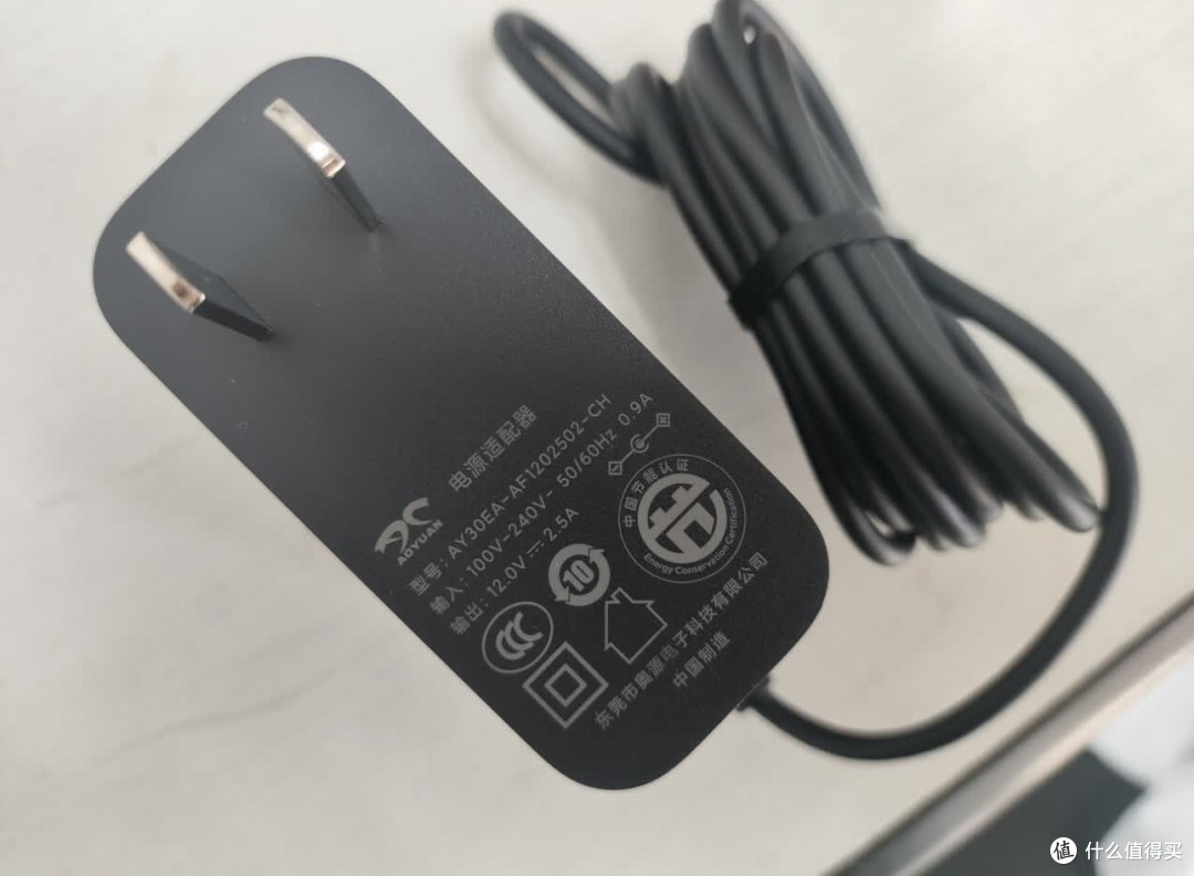 V2511:399 这台 100Hz,把"百元办公屏"的水准拉齐了