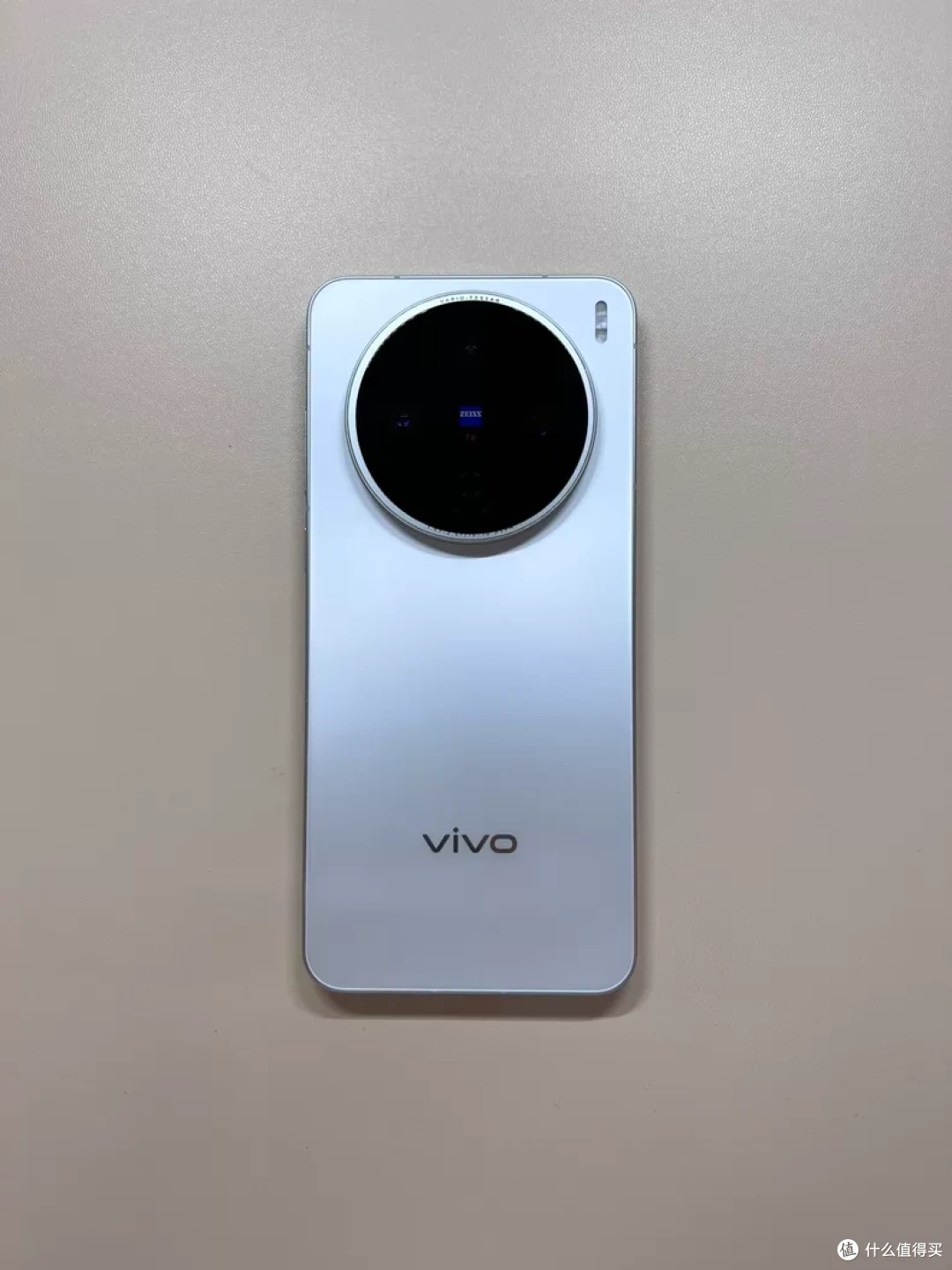 跌到三千内的 vivo X200s:不是新机,但真的比中端机香