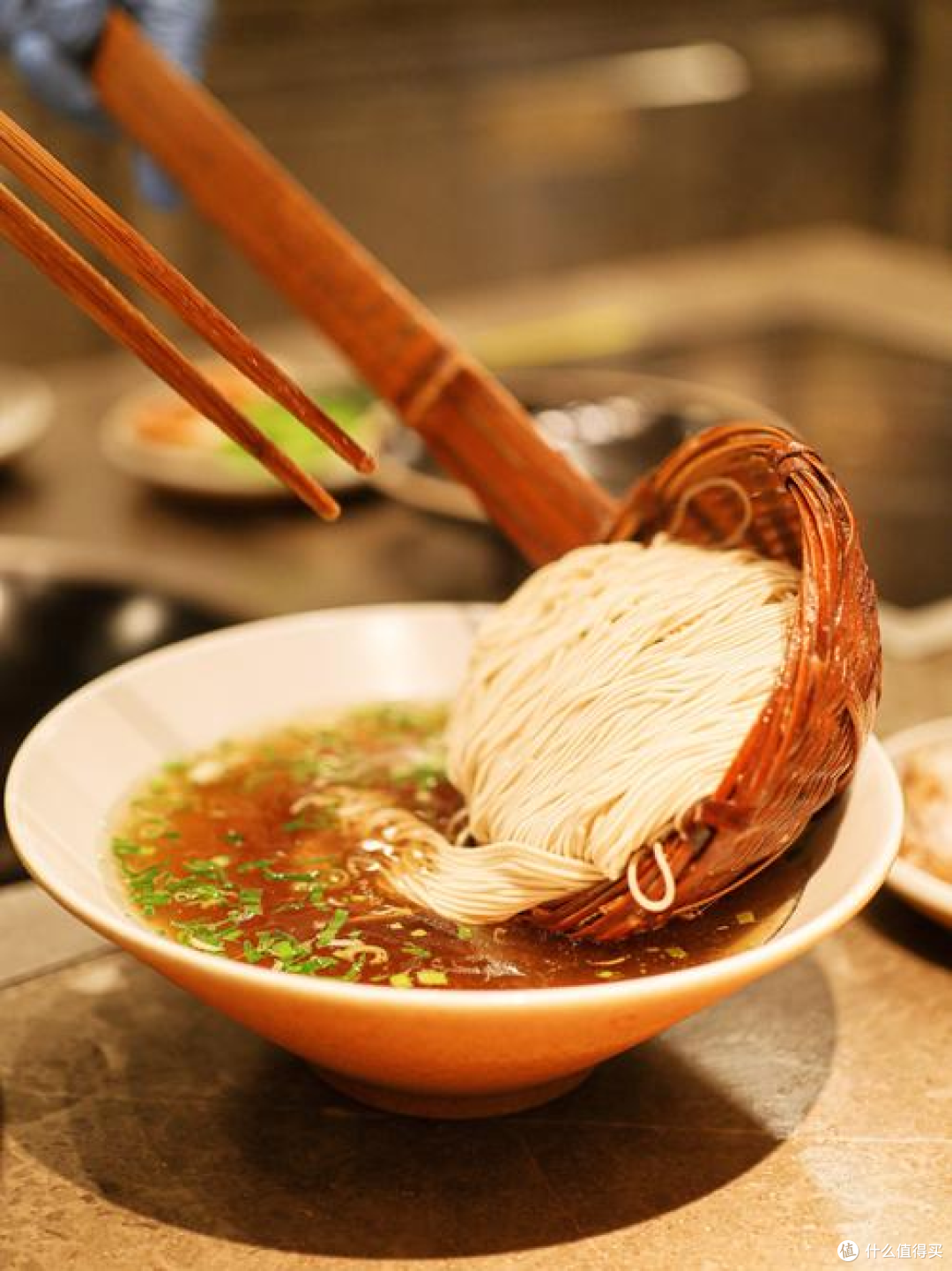 都叫“天下第一面”，苏式面与兰州牛肉面，有什么不同？