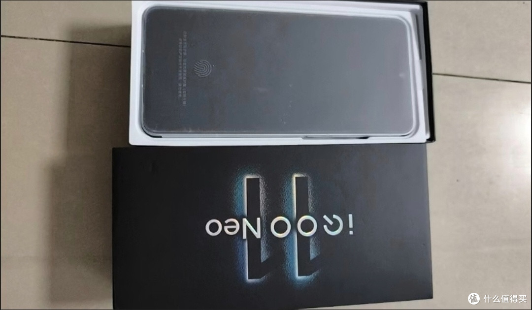 用过才敢说:三千多块的iQOO Neo11,游戏党直屏真香机