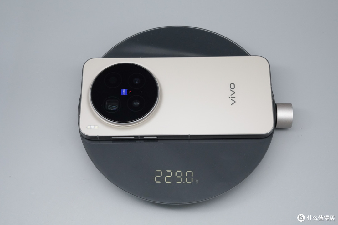 6510mAh 配 90W 快充，vivo X300 Pro 充电体验