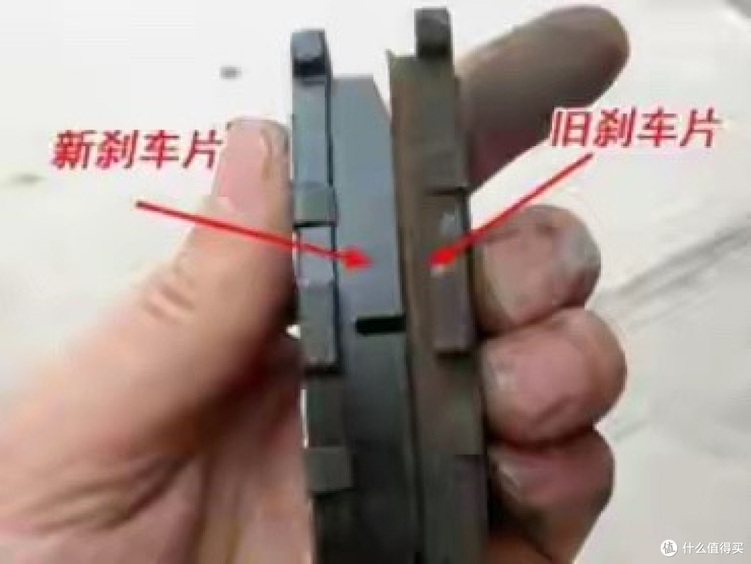 刹车片多久换一次?别被4S店牵着鼻子走,看这几个信号就对了