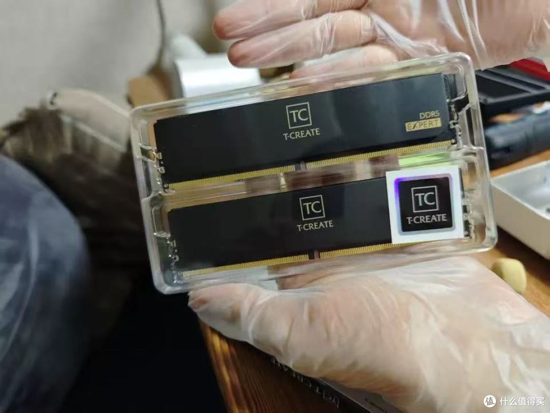 装机党狂喜!十铨引领者 DDR5 矮马甲,海力士 A-die 太顶了✨