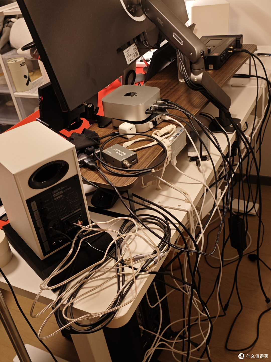 桌面充电改造：秩序与整洁