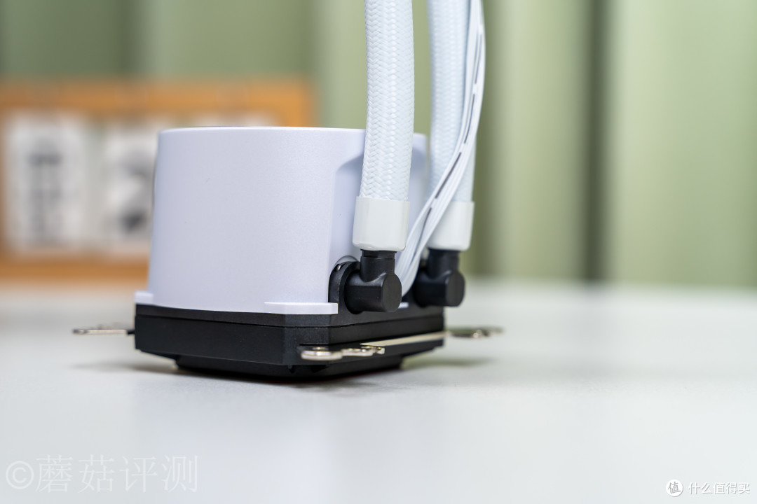 强散热,低噪音:微星MPG CORELIQUID P22 360一体式水冷 评测