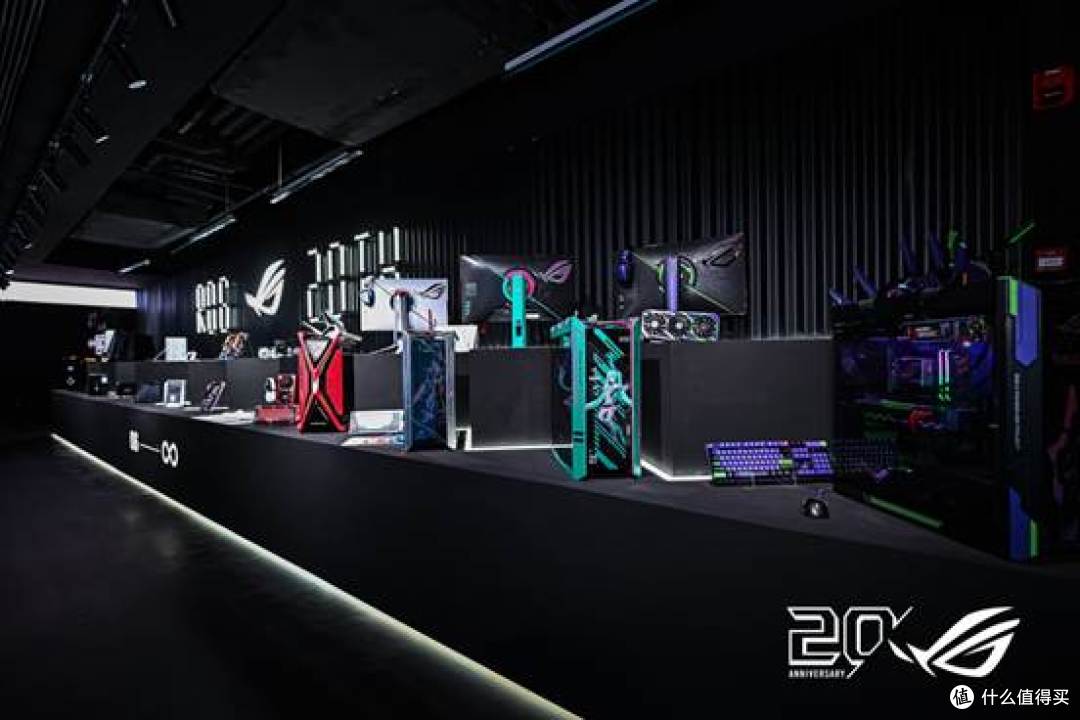 属于玩家的信仰集结盛典！ROG夜神20周年版显卡亮相信仰殿堂