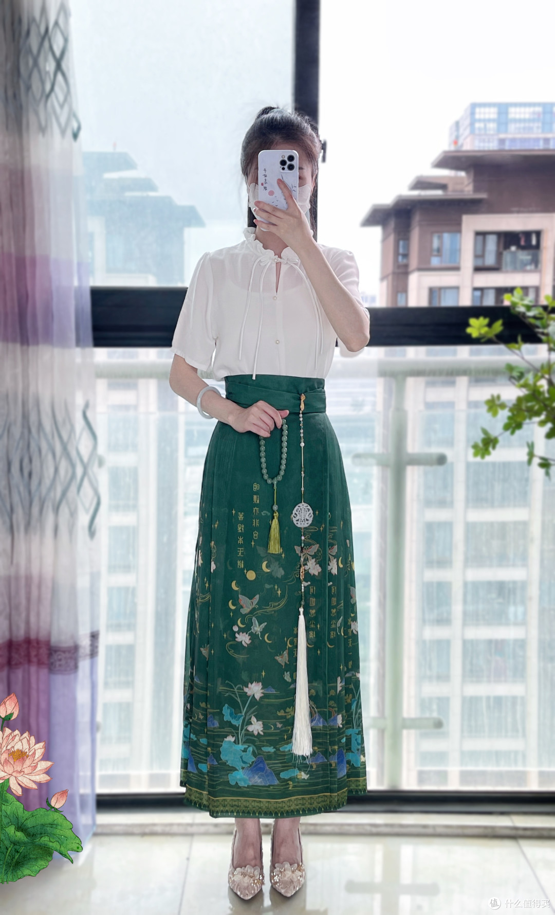 夏日新中式|这条薄款印花马面裙,把荷塘月色穿在身上
