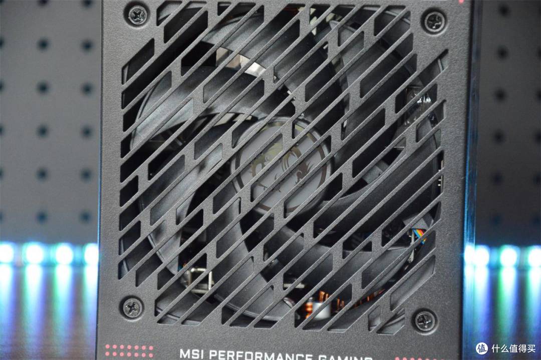 主动保护显卡，超稳供电方案，微星MPG Ai1300TS PCIe5月神评测