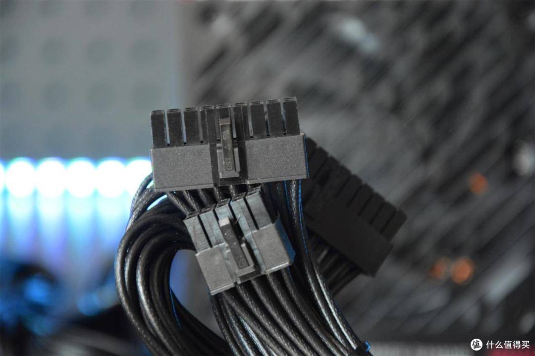 主动保护显卡，超稳供电方案，微星MPG Ai1300TS PCIe5月神评测