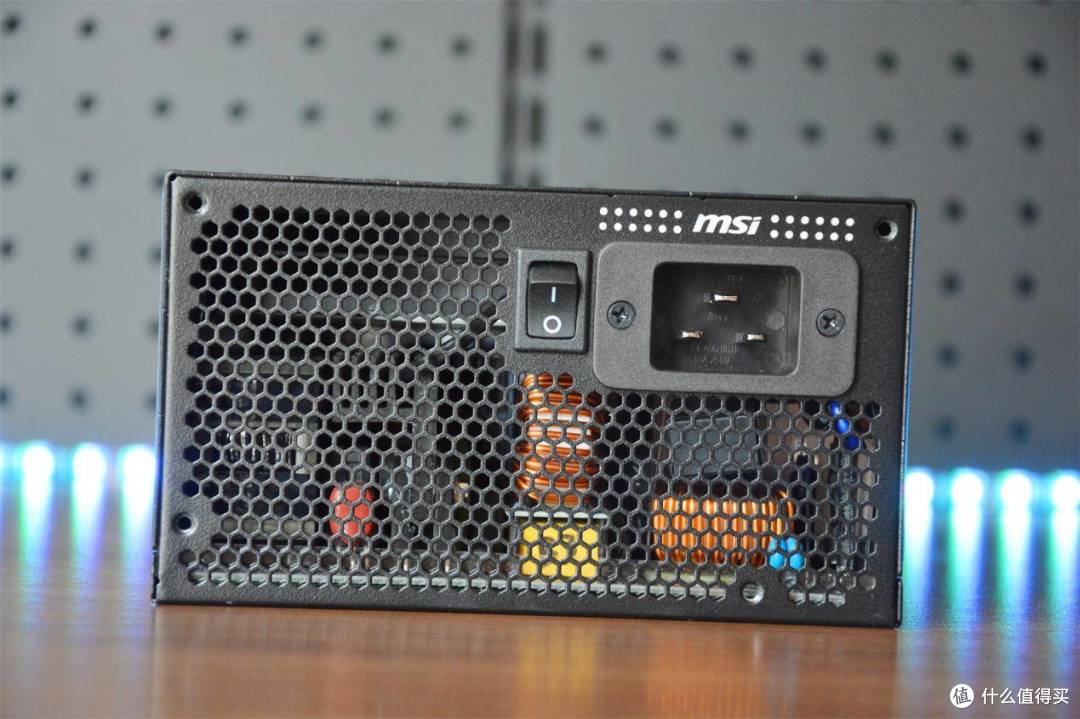 主动保护显卡，超稳供电方案，微星MPG Ai1300TS PCIe5月神评测