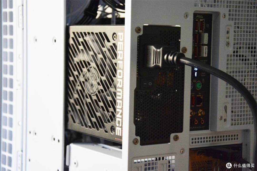 主动保护显卡，超稳供电方案，微星MPG Ai1300TS PCIe5月神评测
