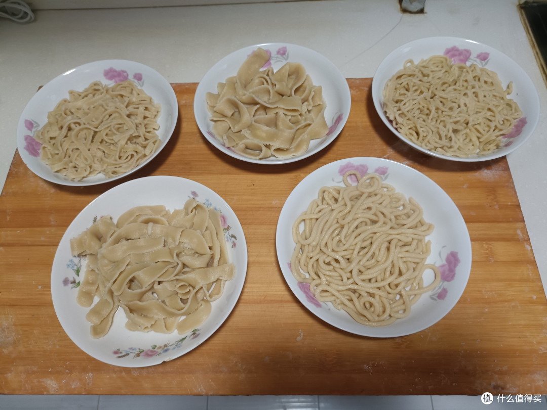 老年人必备厨房小家电--利仁面条机