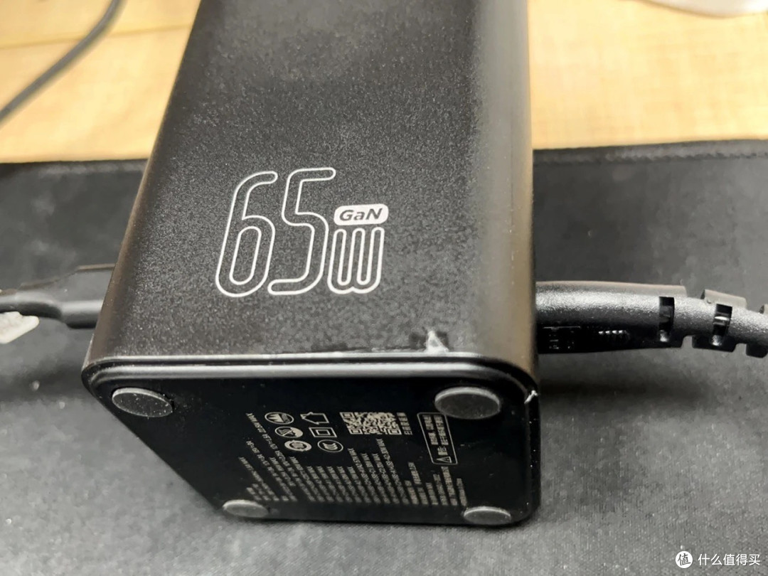 桌面充电一步到位！品胜65W氮化镓套装带磁吸无线充六合一