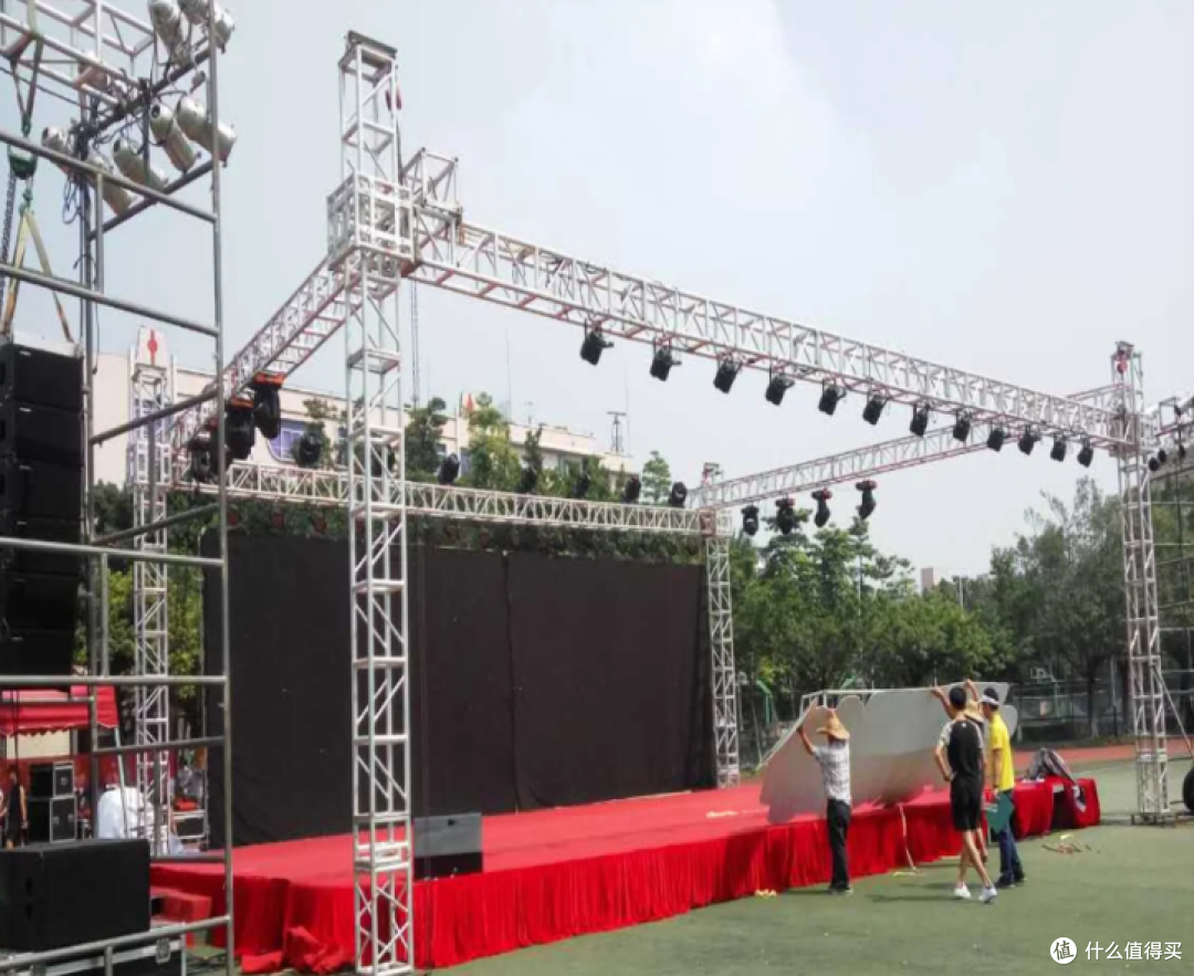 户外大屏吊挂 Truss 架选型标准,工程采购可直接套用