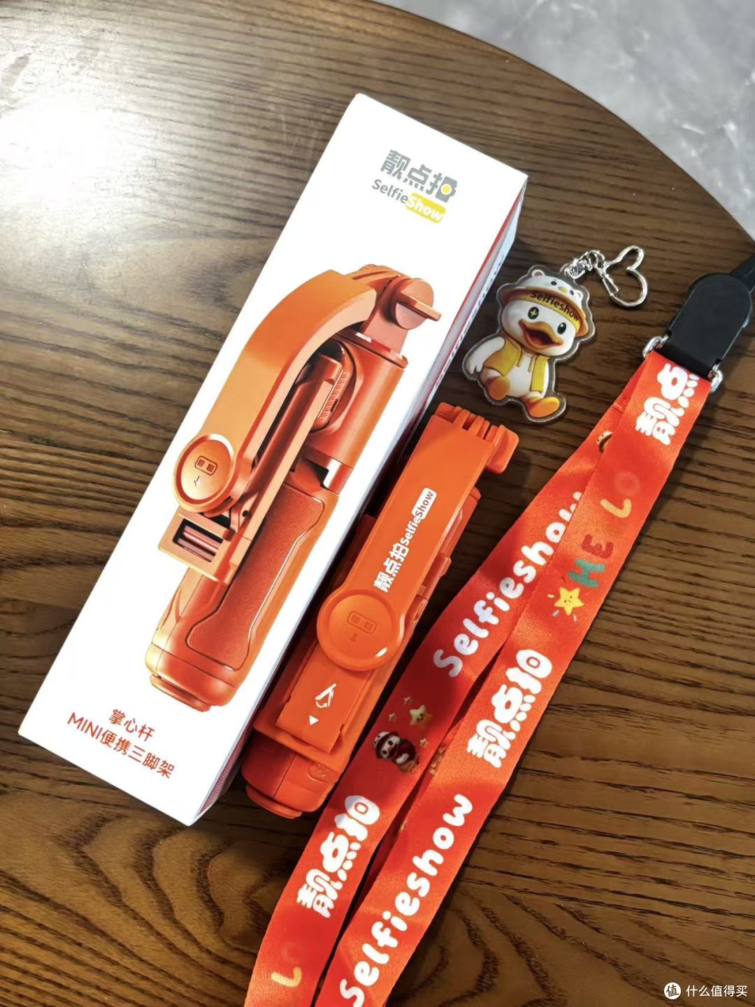 社恐拍照救星!巴掌大靓点拍多巴胺掌心杆,居家出游全能打