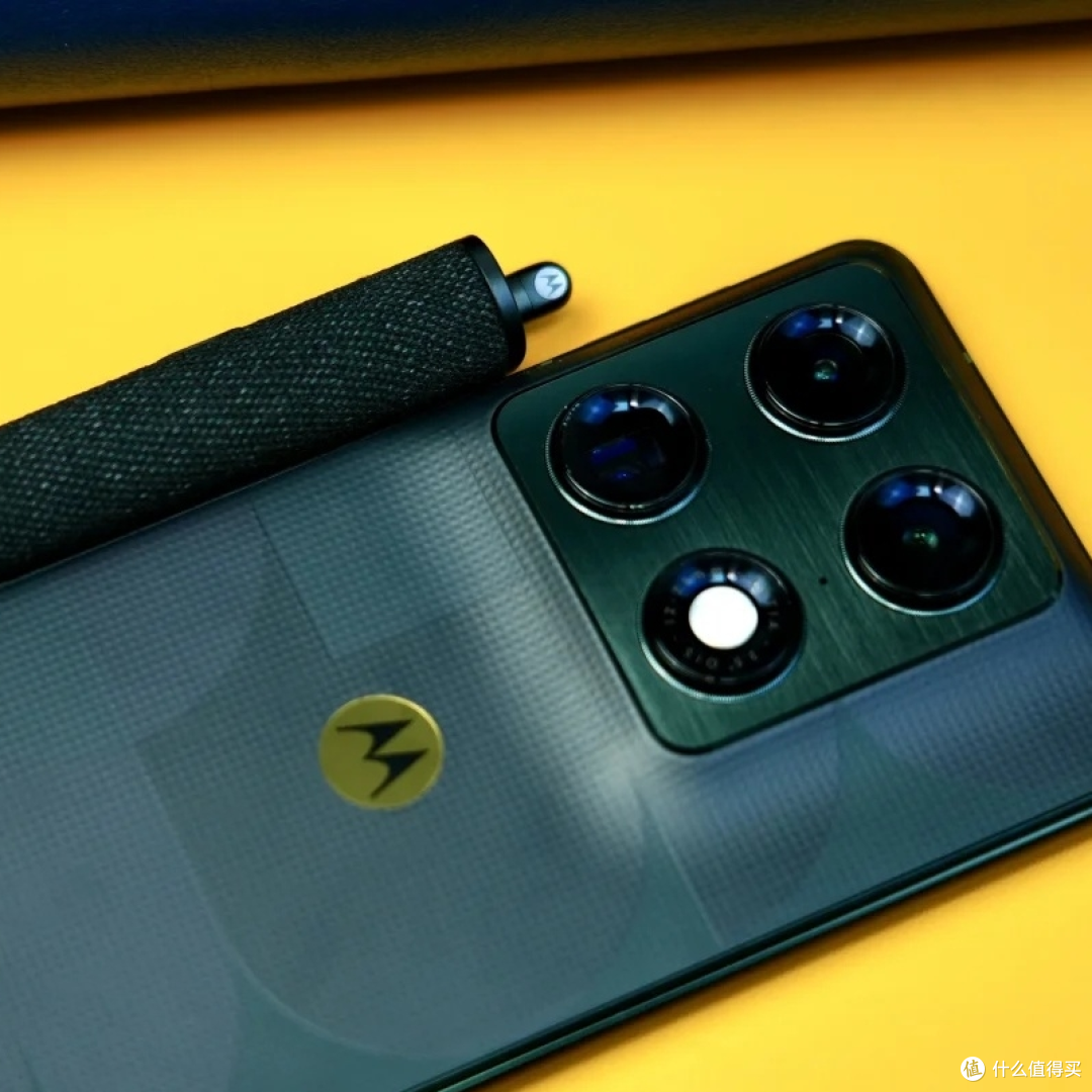 14989元moto razr fold FIFA限定版?什么给它底气定这个价