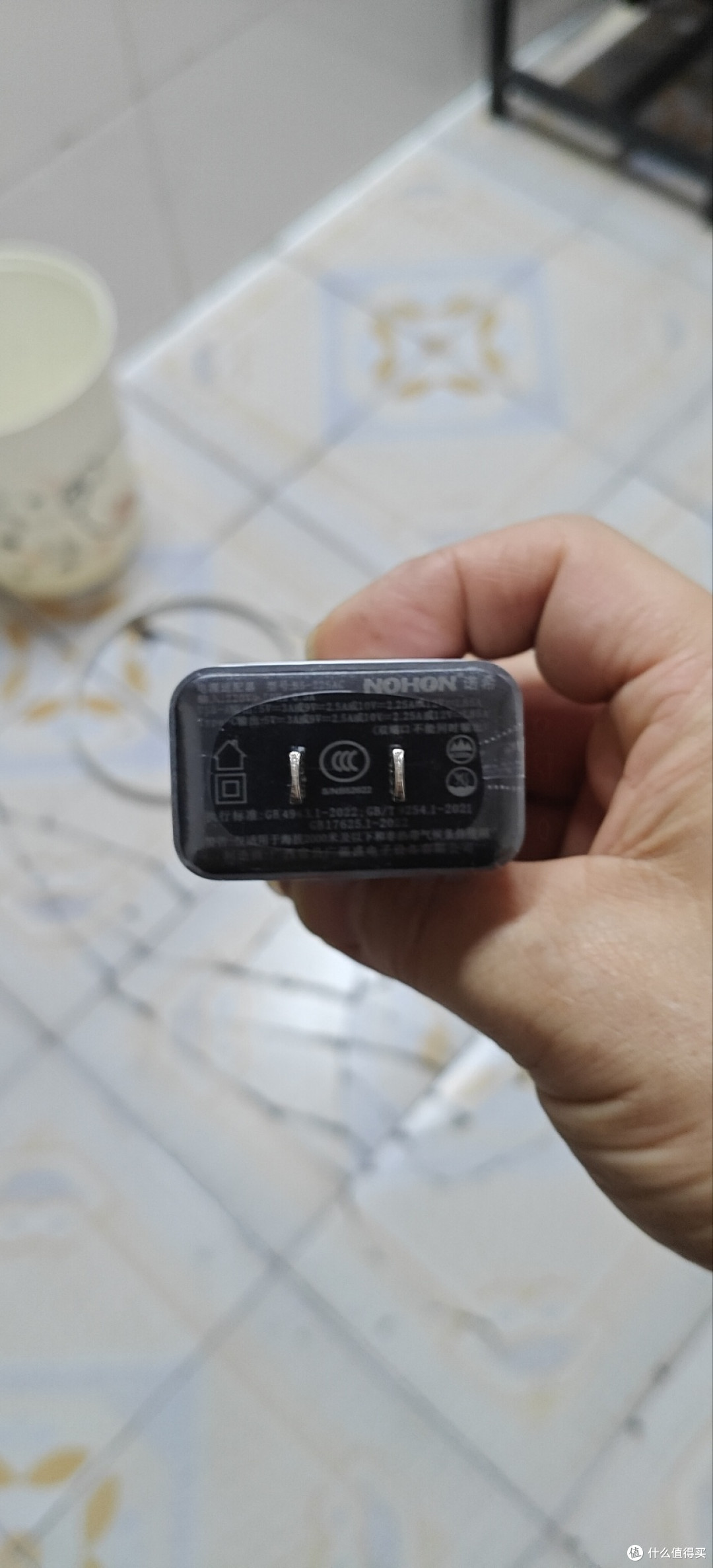 氮化镓充电头:小巧便携多设备快充