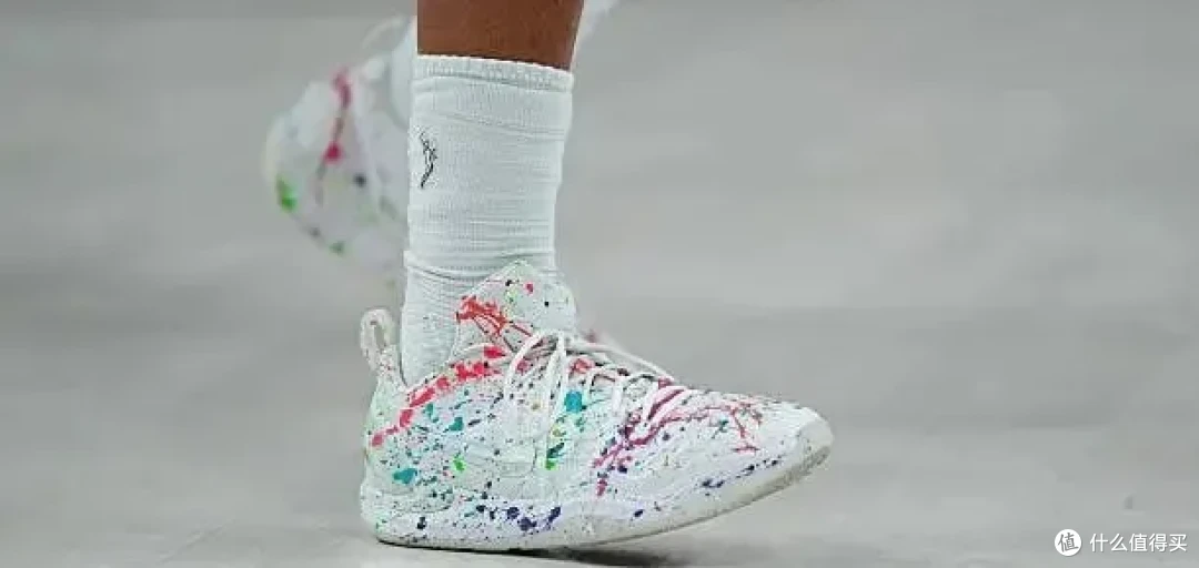 【WNBA每日上脚】告别Kobe 4 Philly!韩旭新款选的就是这?