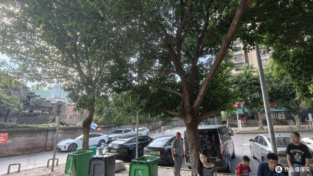 秋日好食光的烟火气,藏在重庆双碑这家不接收预定的小火锅馆子里