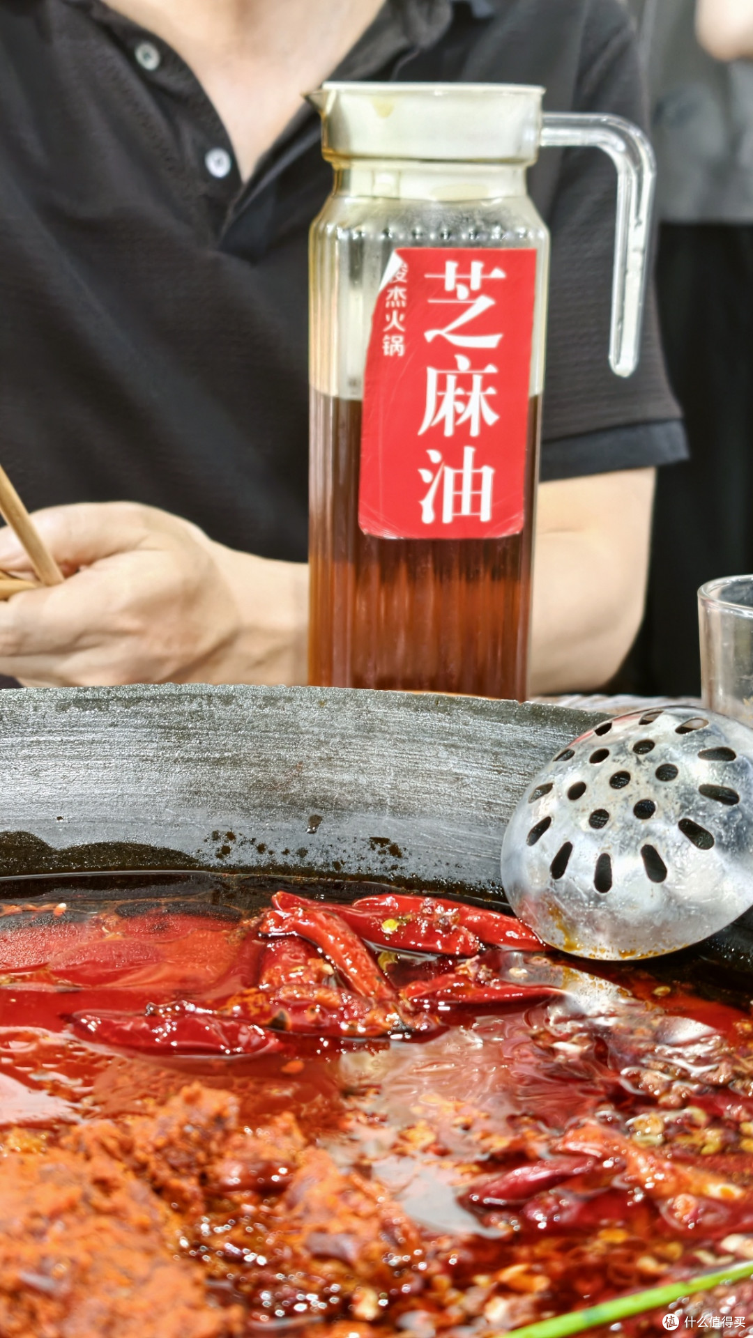 秋日好食光的烟火气,藏在重庆双碑这家不接收预定的小火锅馆子里