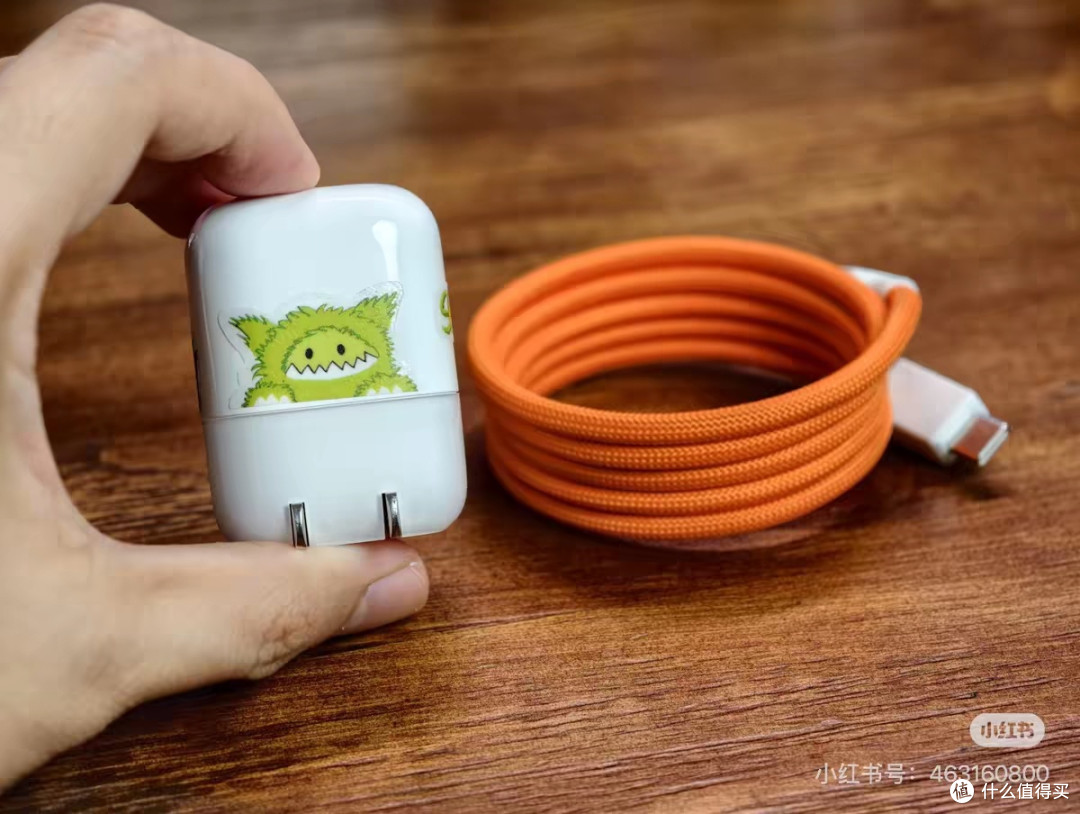 闪极小灵充40W：多设备快充利器