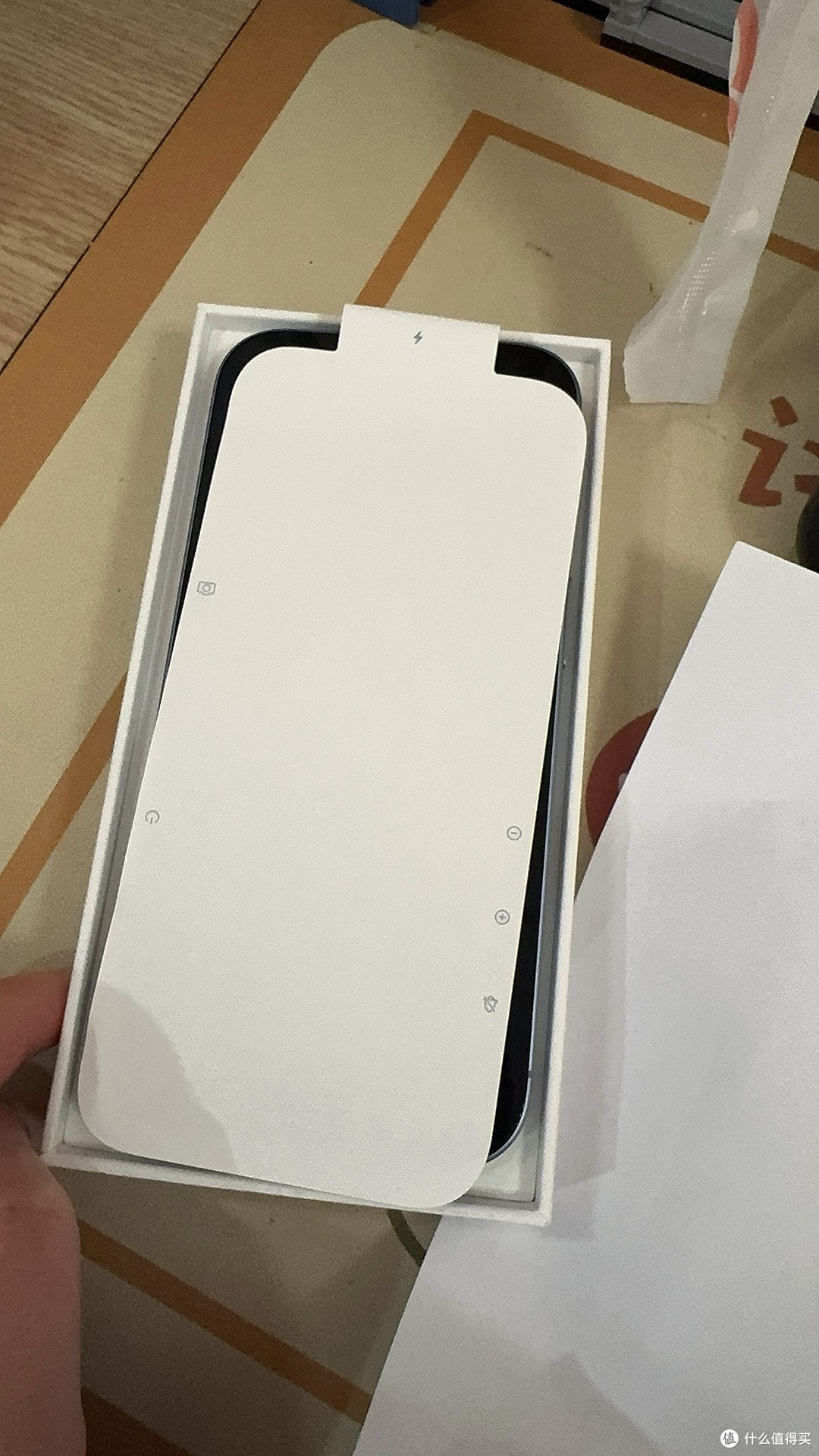 iPhone 17：轻盈与续航的平衡