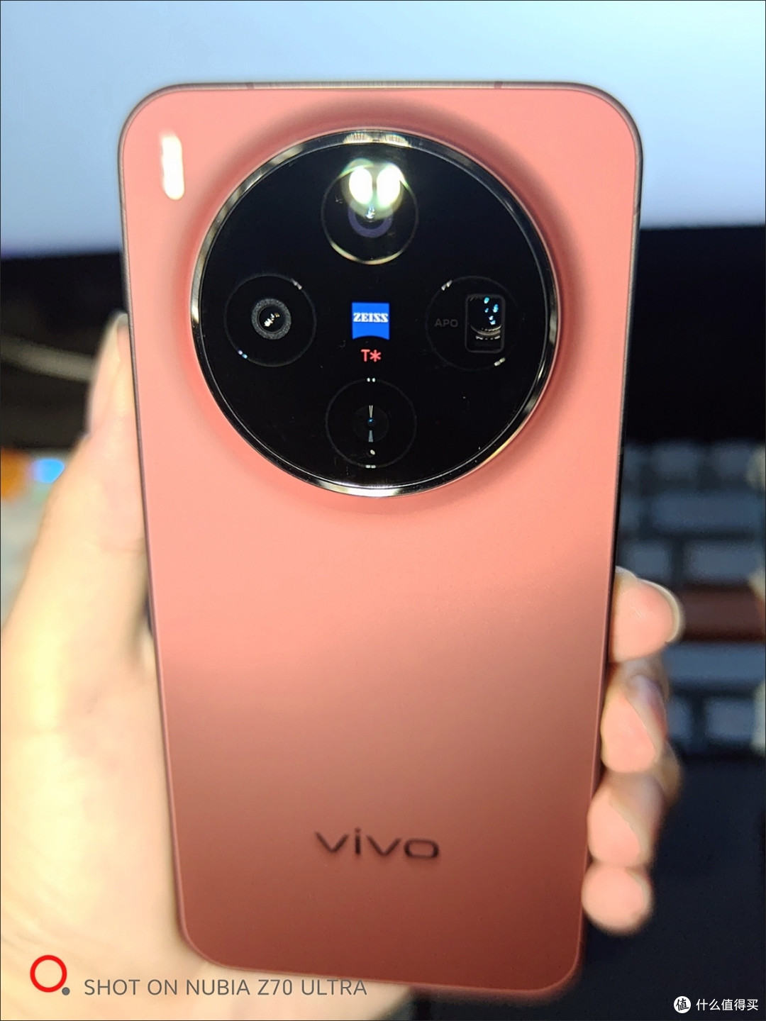 为这台vivo X300多花的钱值不值？从保值率、维修成本、算笔账
