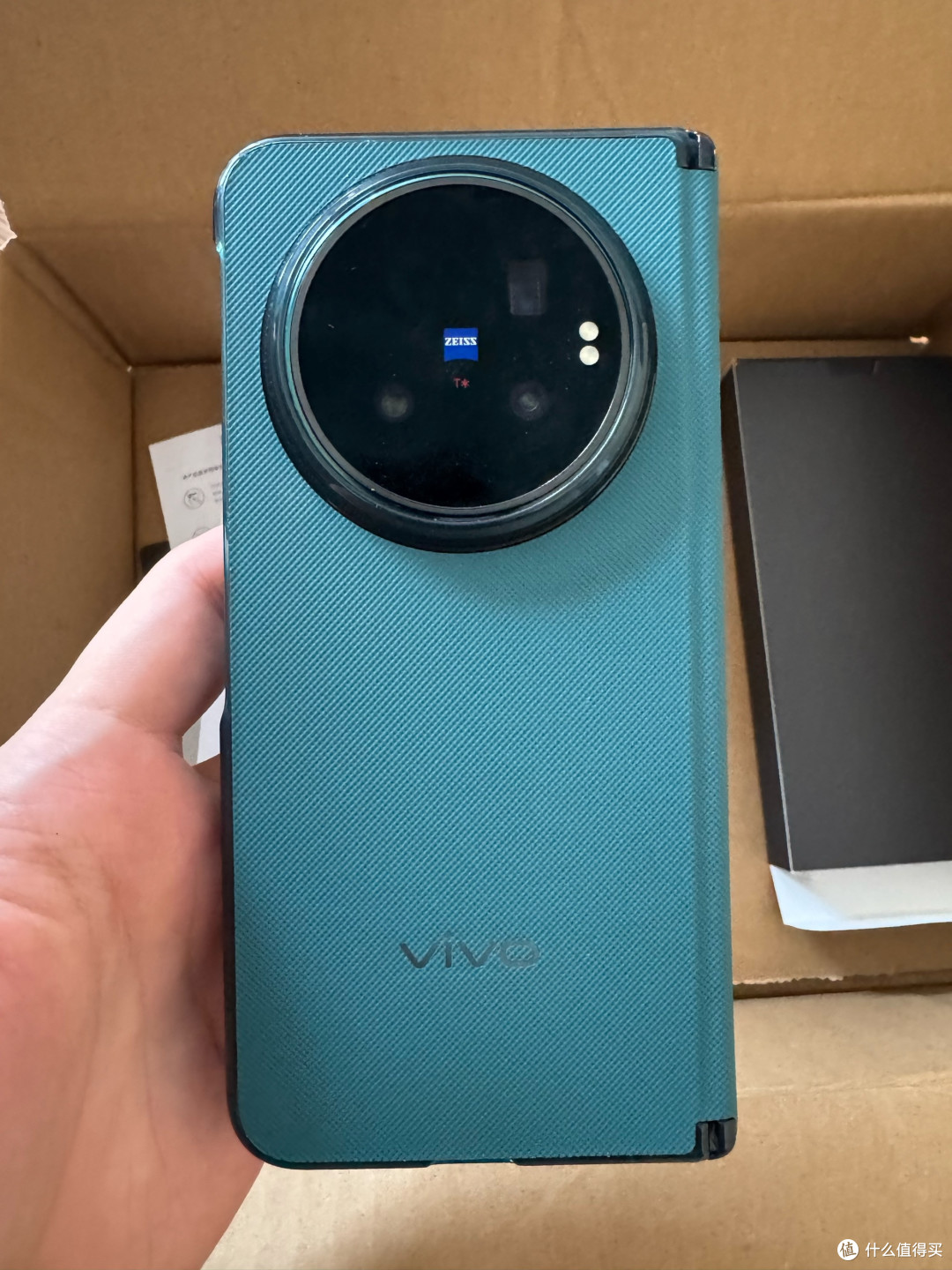 为vivo X Fold6多花的钱值不值？从保值率、维修成本、算笔账