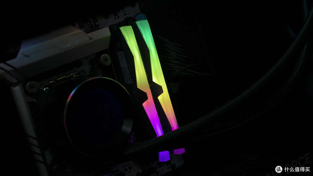 打造强悍电竞主机，可以考虑一下棘蛇升卿DDR5 32G 6800Mhz内存！
