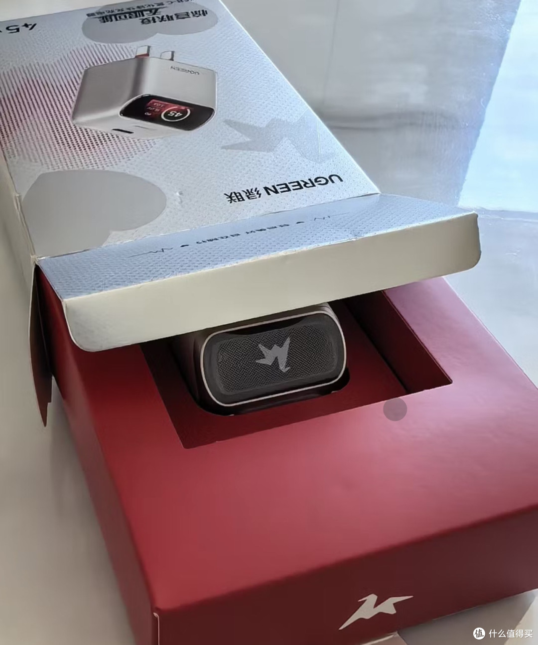 拒绝塑料感！绿联这套深空灰金属三件套，是数码，也是桌搭艺术品