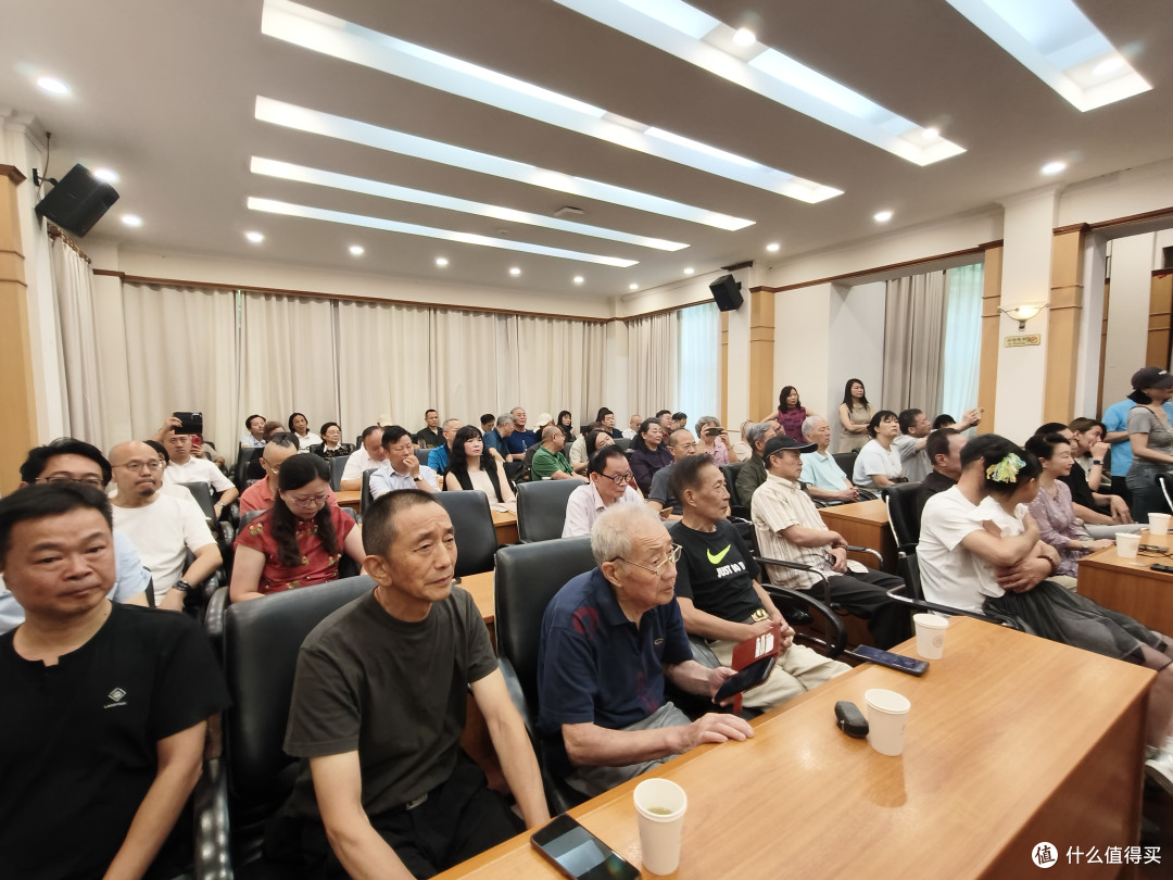 水墨江南载誉法兰西，杨明义获颁法国终身艺术成就勋章