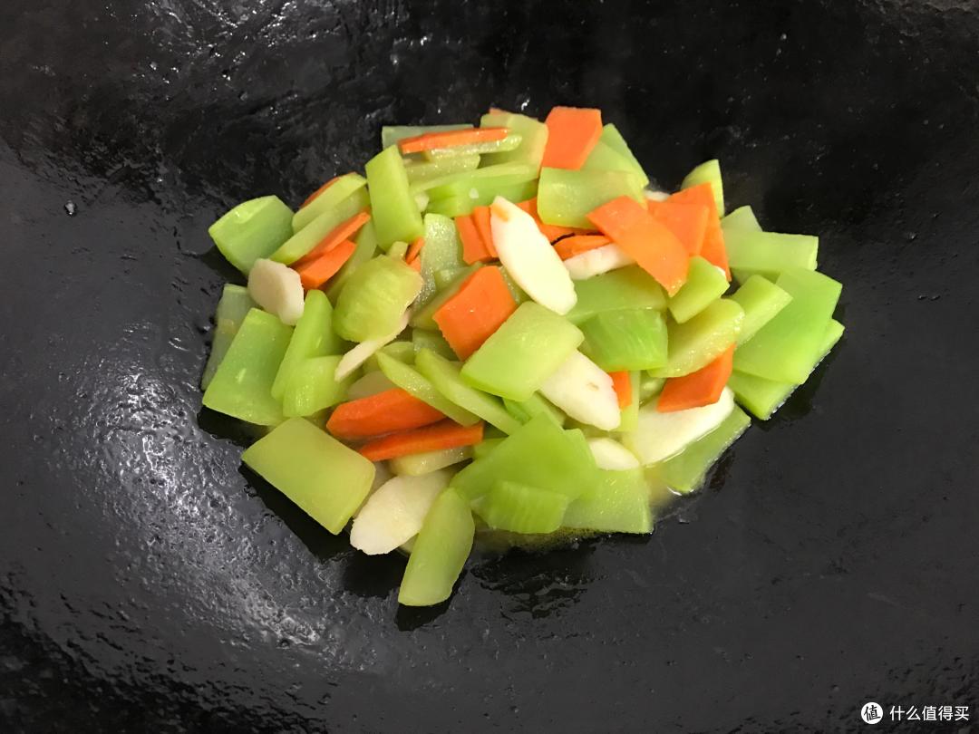 明日小暑，要学会忌嘴，少吃2瓜多吃3样，顺应节气，为入伏做准备