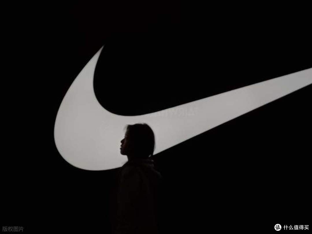 Nike运营失误标价19元原价899球鞋，店铺呼吁退款，你会退吗？
