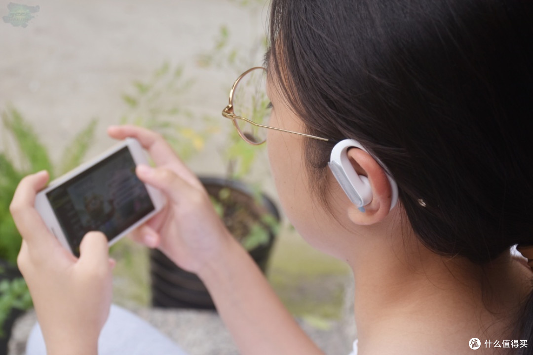 AI声学引擎加持的漫步者FitFreeTurbo耳机:声学与科技的卓越融合