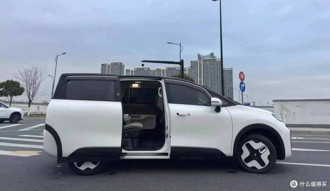 原价13万的纯电SUV，二手只要4万多，还带侧滑门和四座版