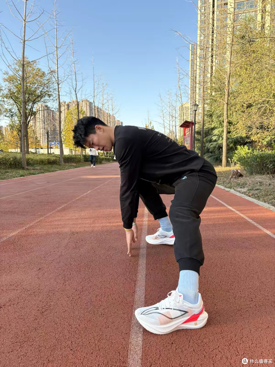 李宁飞电5 CHALLENGER：赛训一体全能跑鞋
