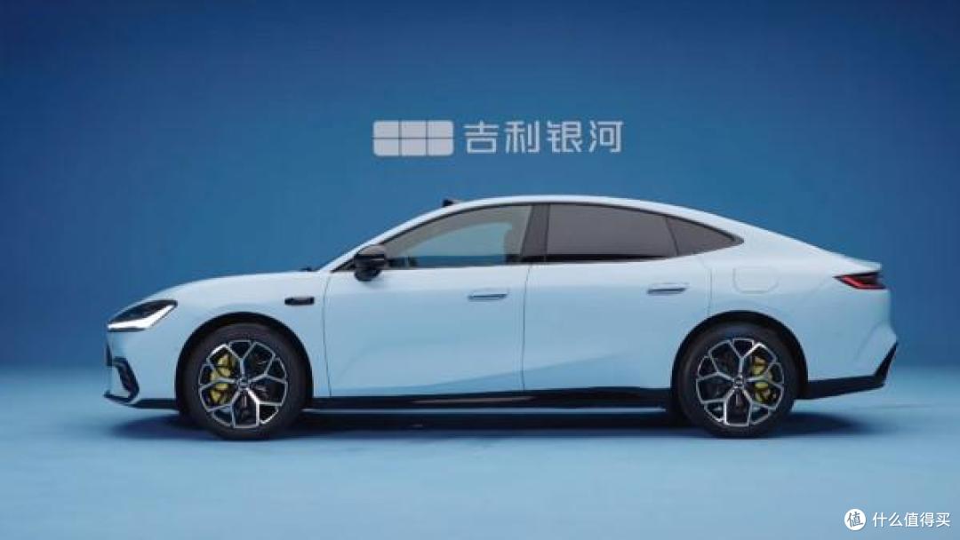 吉利银河TT实车亮相：800V+578马力+725km，吉利用"时尚"破壁小米SU7