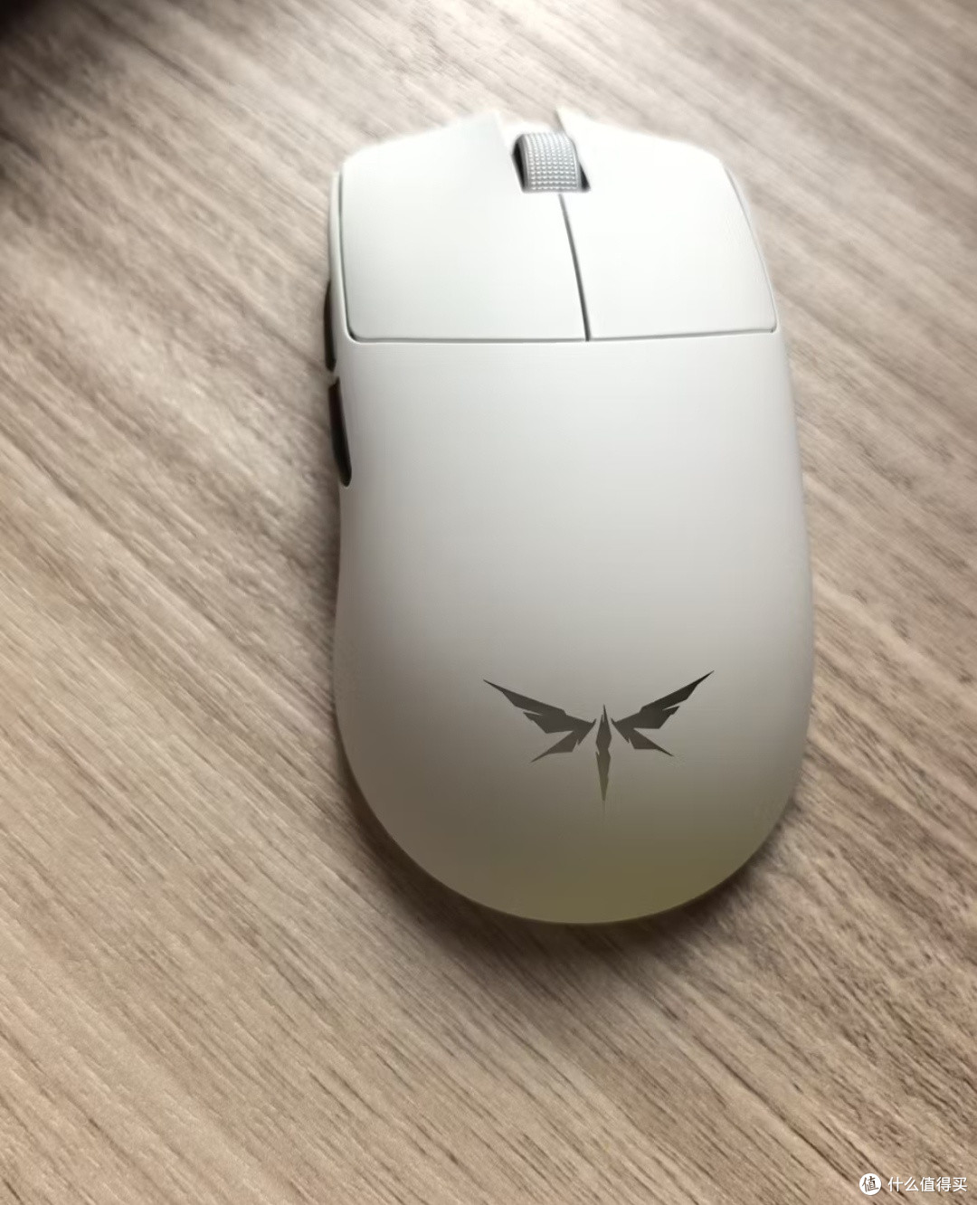 自用国产外设｜VGN蜻蜓F2大师版轻量化鼠标体验