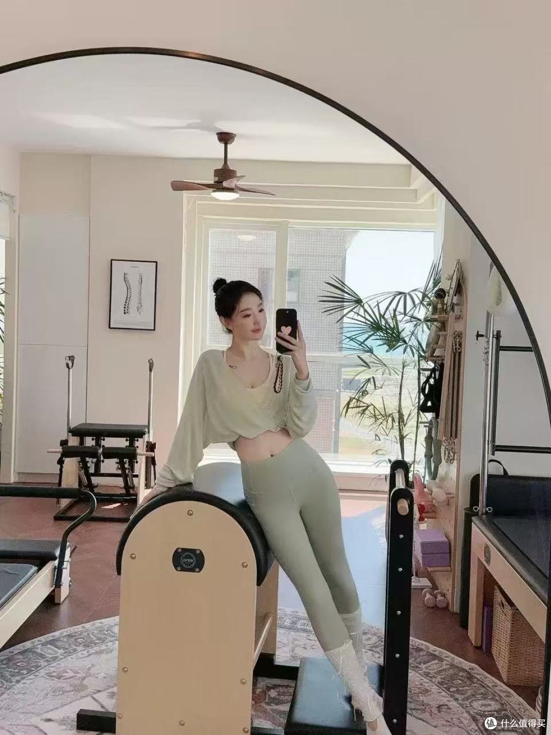 谁懂啊😭这条沐岚超塑裤，让我把普拉提馆焊在身上了！