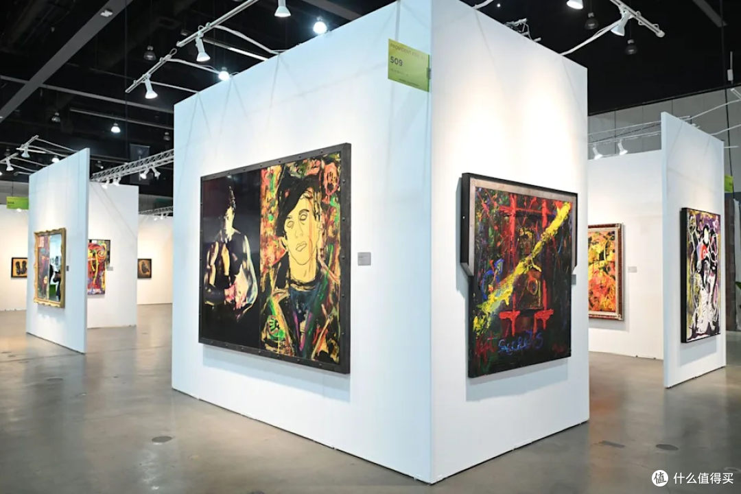 80岁“洛奇”史泰龙办画展,巨星原来还有另一面