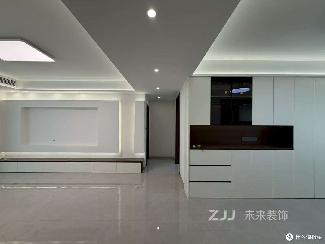 当初不听劝非要装黑白灰,如今入住明湖原著西苑,真香!