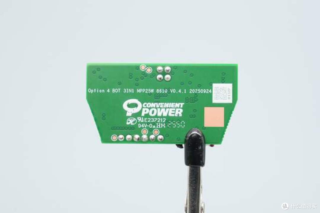 桌面美学的终极进化？贝尔金UltraCharge三合一无线充拆解