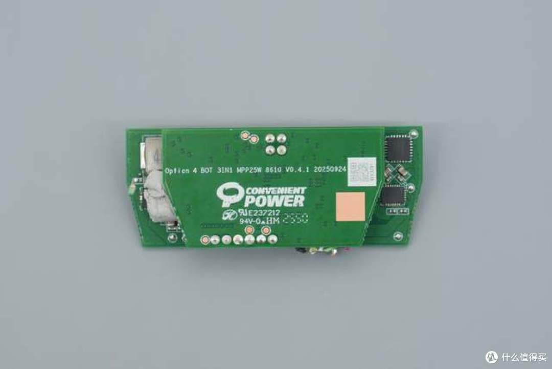 桌面美学的终极进化？贝尔金UltraCharge三合一无线充拆解
