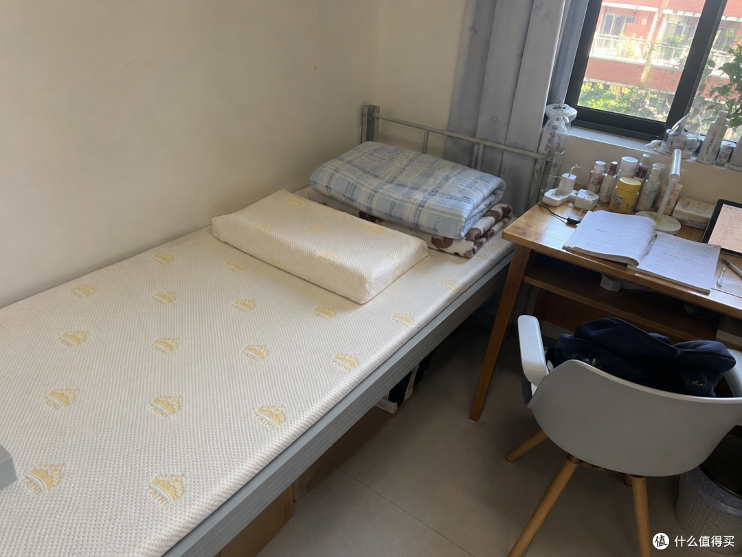 学生宿舍床垫尺寸怎么选?90×190 还是 90×200?厚度选多少才合适
