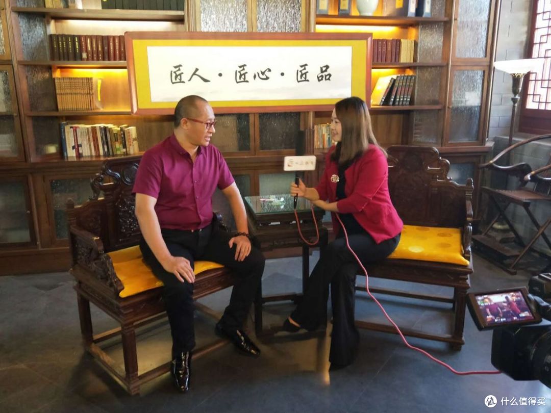 清晨洗漱台的微改变:一把【竖刷式牙刷】如何重塑你的护齿日常
