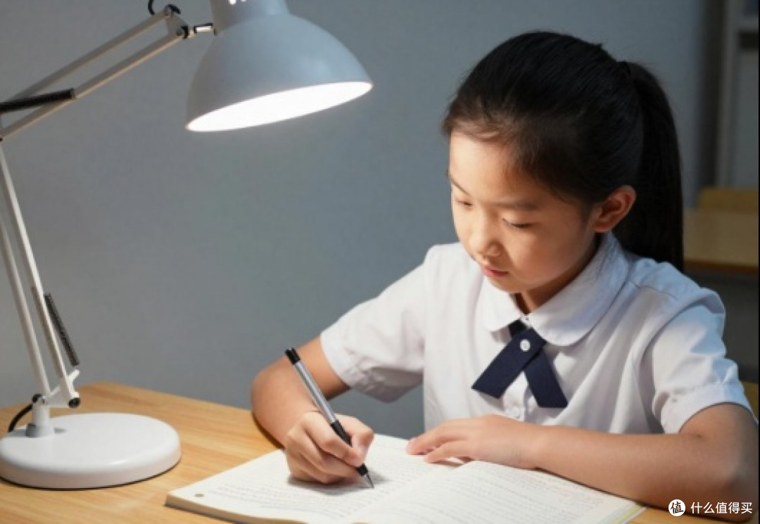 儿童护眼台灯什么牌子好？如何避坑？最值得选的4款护眼台灯
